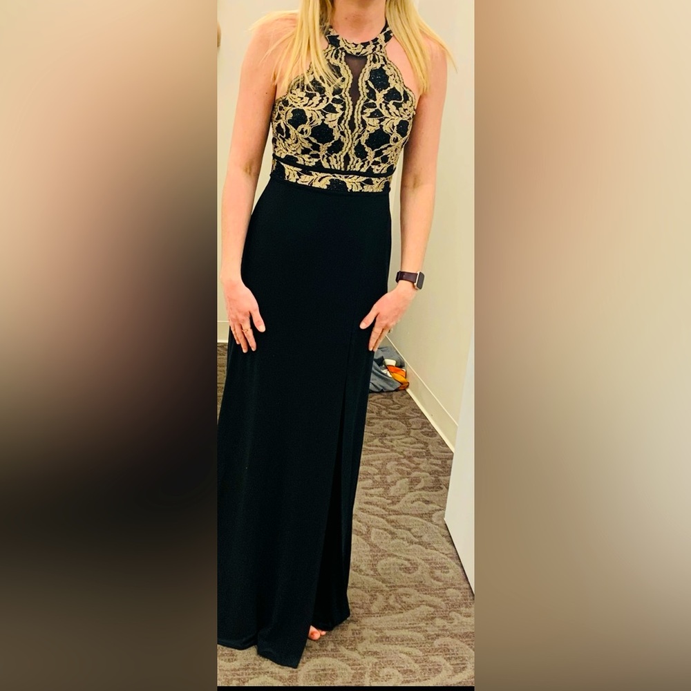 Beautiful Formal Gown. Black/Gold. Size 6. Slit in Front.